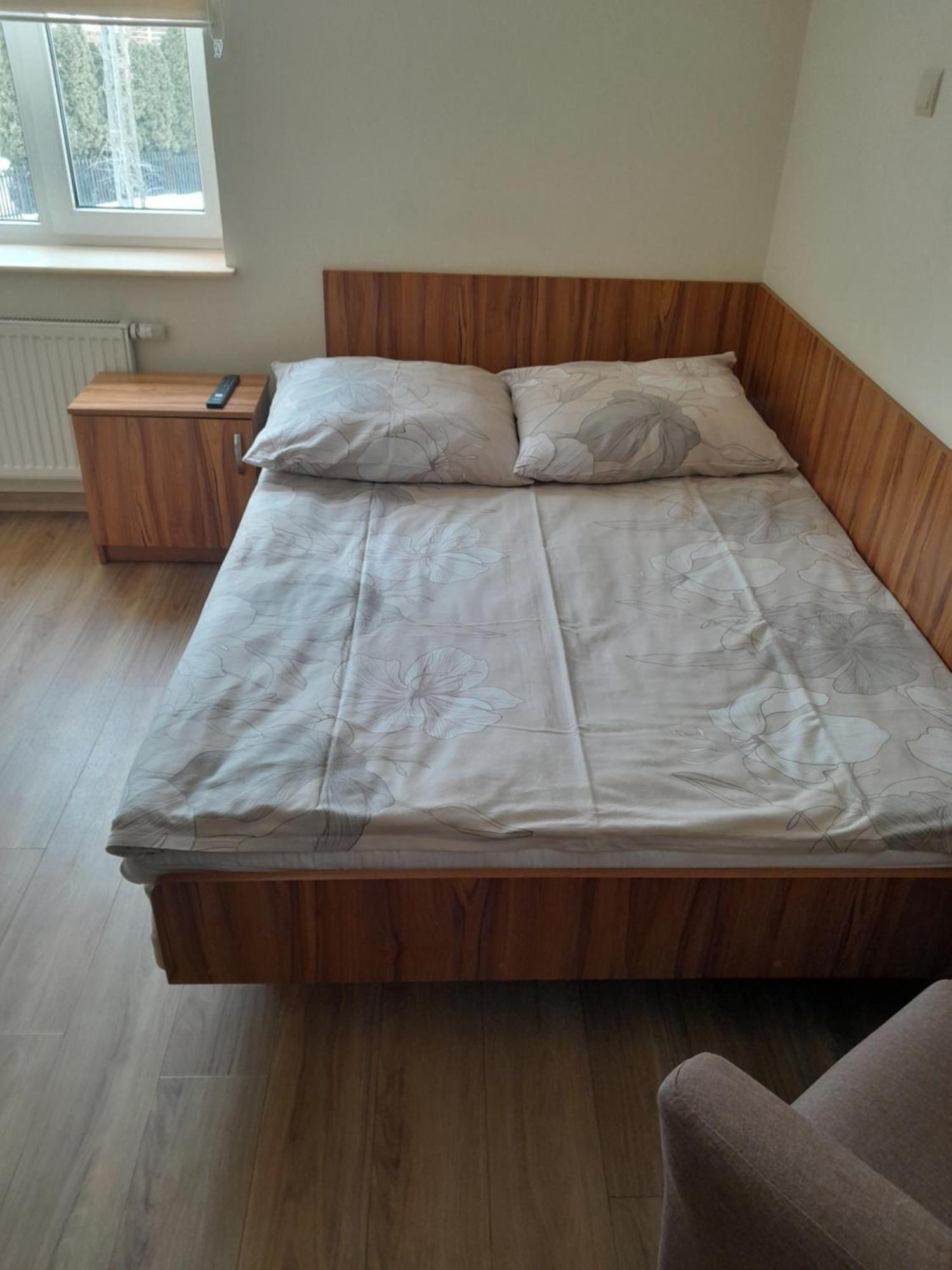 Hostel Polon 普图斯克 外观 照片